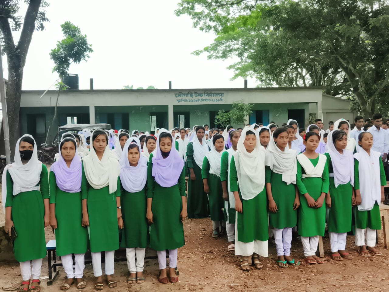 শিক্ষার্থীদের উদ্দেশ্যে কিছু উপদেশ প্রদান চিত্র।